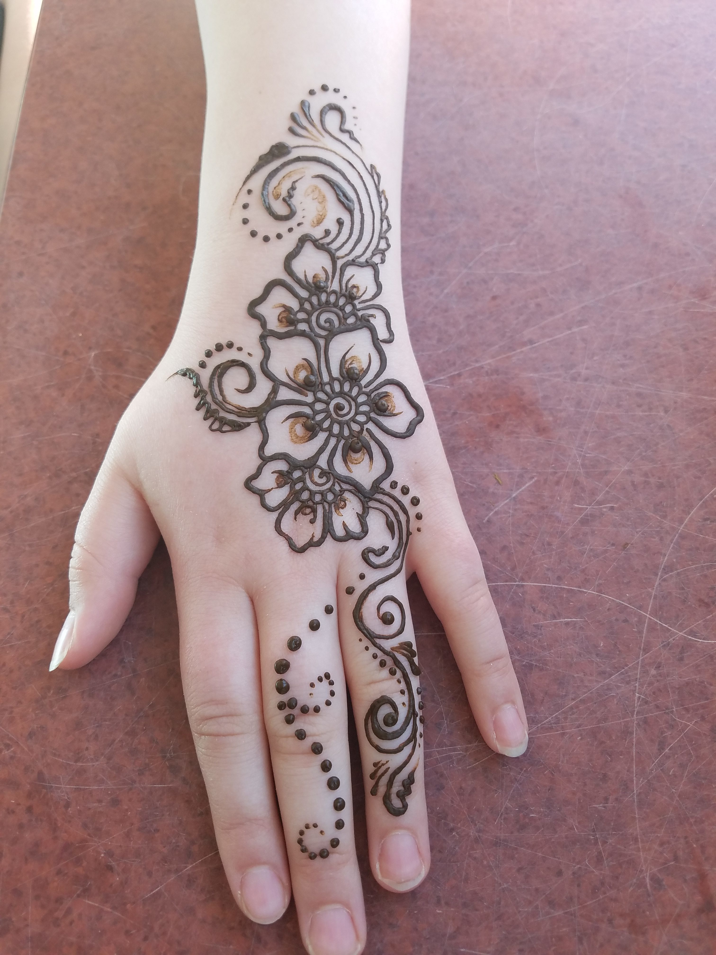 Henna Tattoos – Leo'z Arts